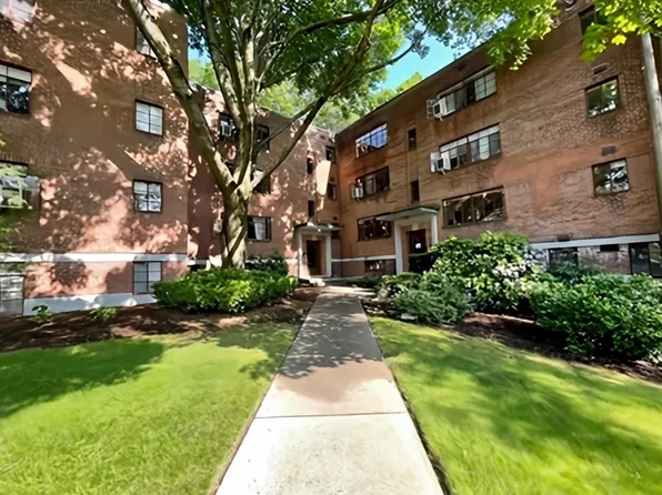 110 Evans Rd, Brighton, MA