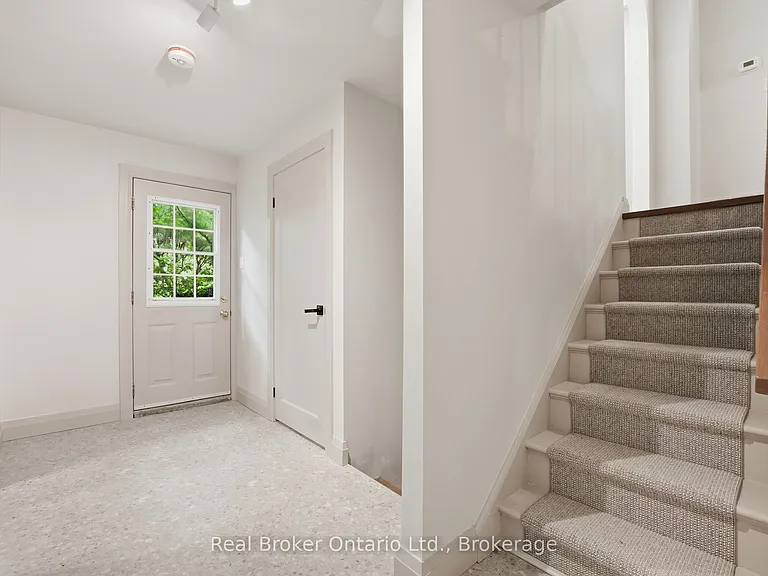 571 Leonard Ct — Photo 30