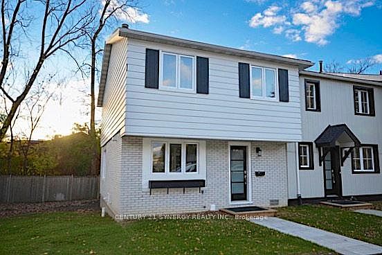 2nd image of 660 Hochelaga St #34