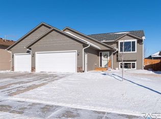 8800 W Stoney Creek St, Sioux Falls, SD 57106