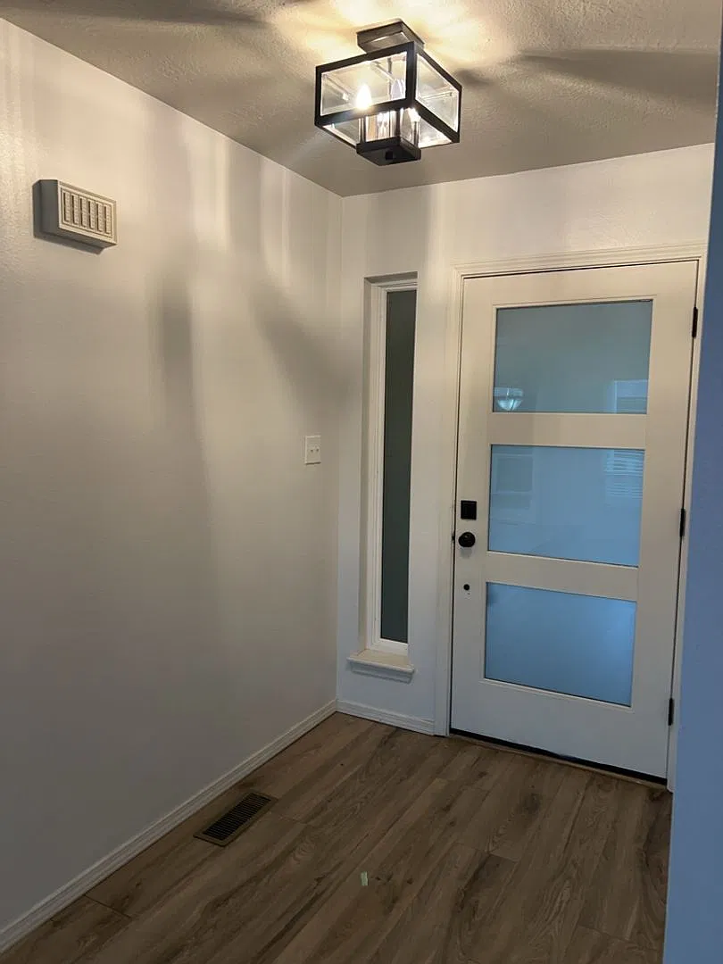 2-bedroom, 2-bathroom home located in the vibrant city of Albuquerque — Photo 3