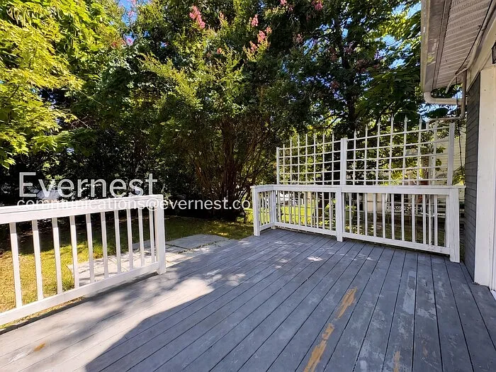 8202 Sheriff Rd — Photo 18