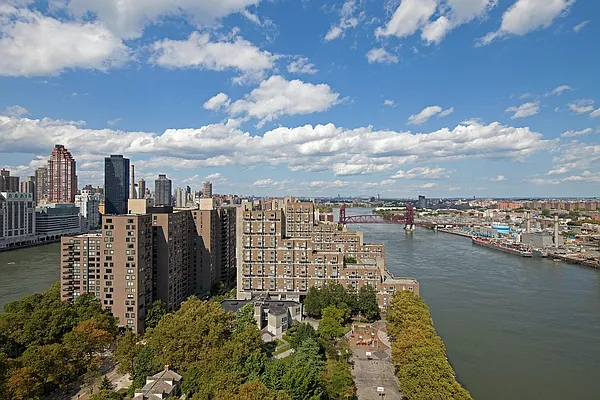 Rented by Related Rentals | media 52