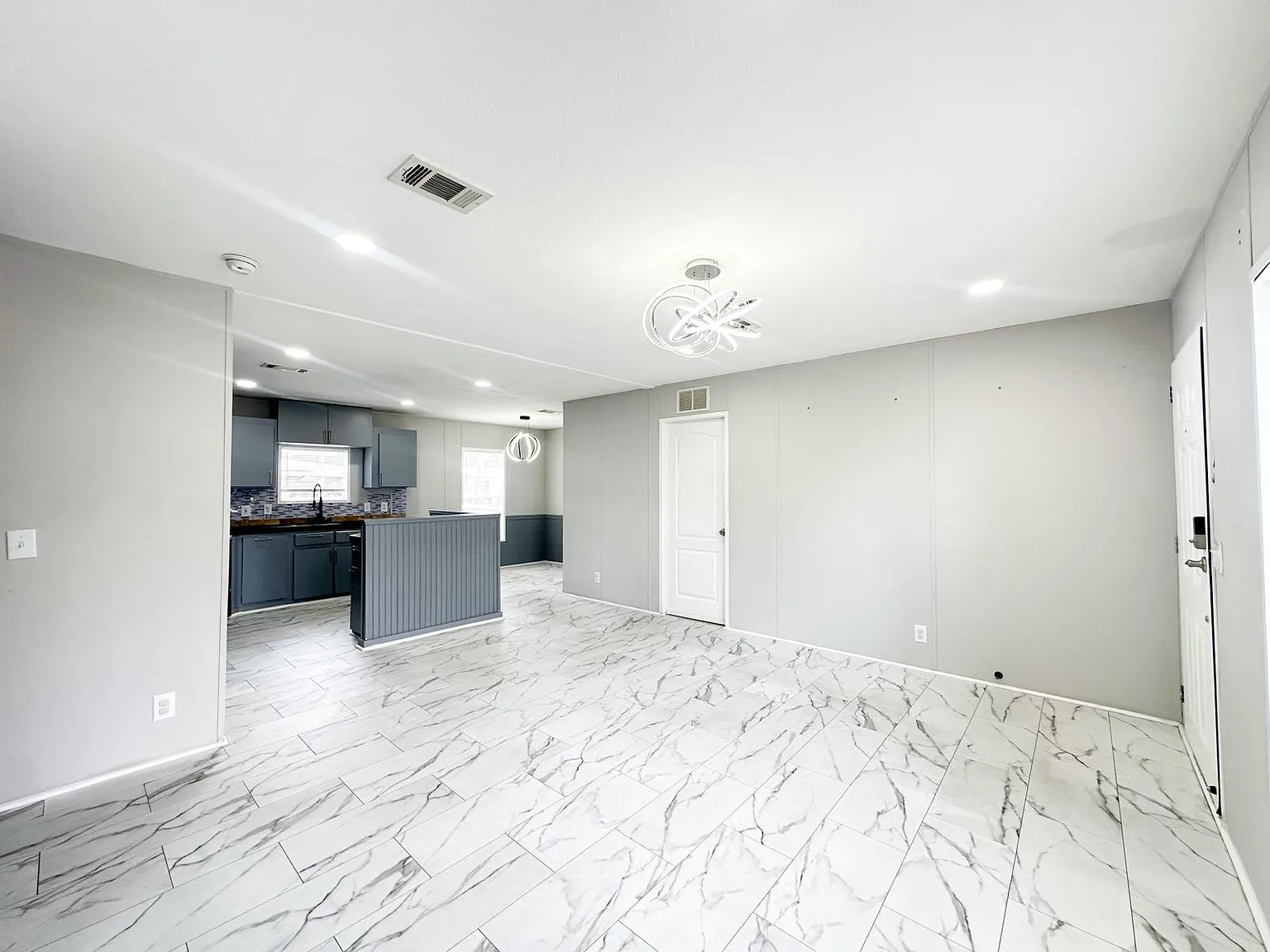 2 bed, $2,200 — Photo 2