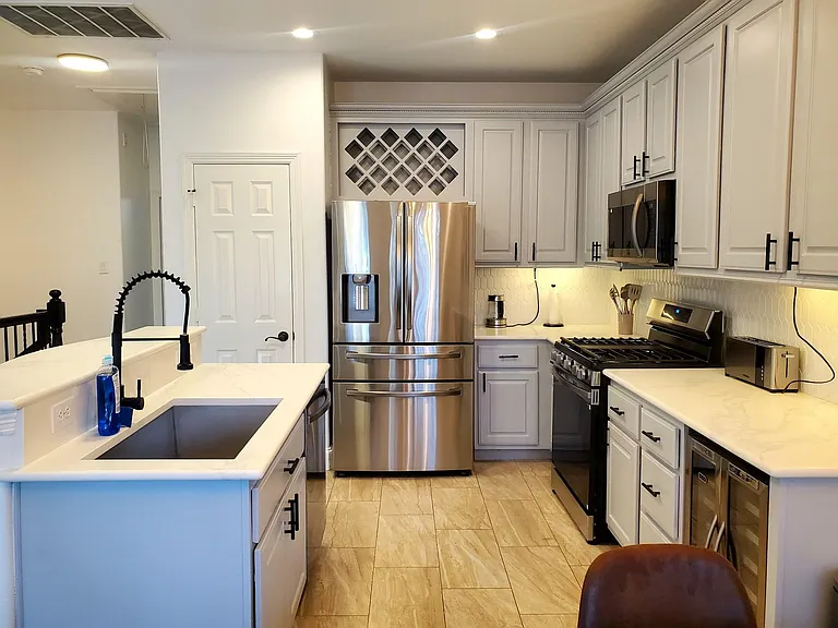 5250 Washington Ave — Photo 4