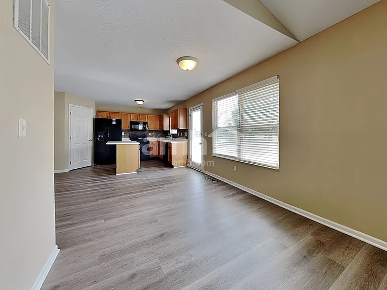 161 Lakeview Dr — Photo 8