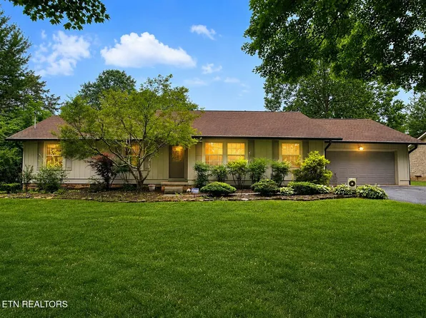 11725 Autumn Leaves Ln, Knoxville, TN 37934