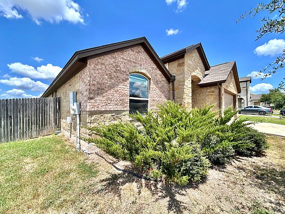 3rd image of 5846 Heron Dr