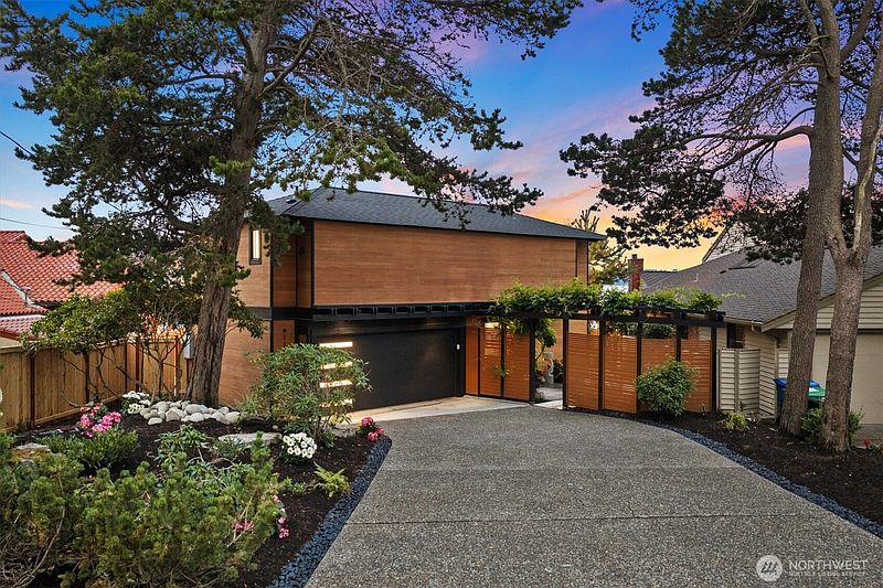 3rd image of 11213 Arroyo Beach Place SW