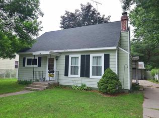 68 West St, Clintonville, WI 54929