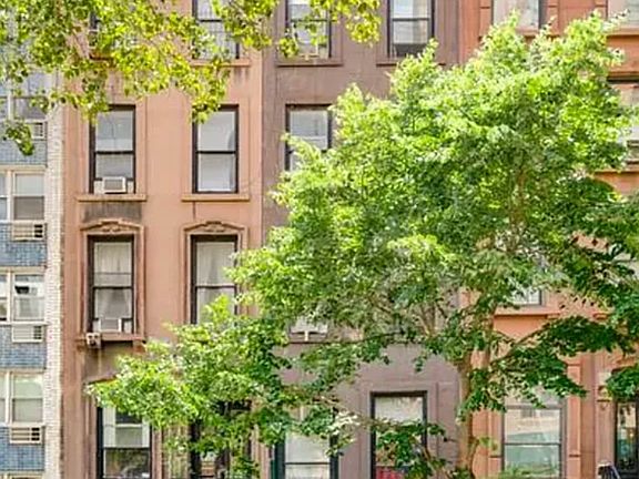 5th image of 144 E 37th St APT 1R