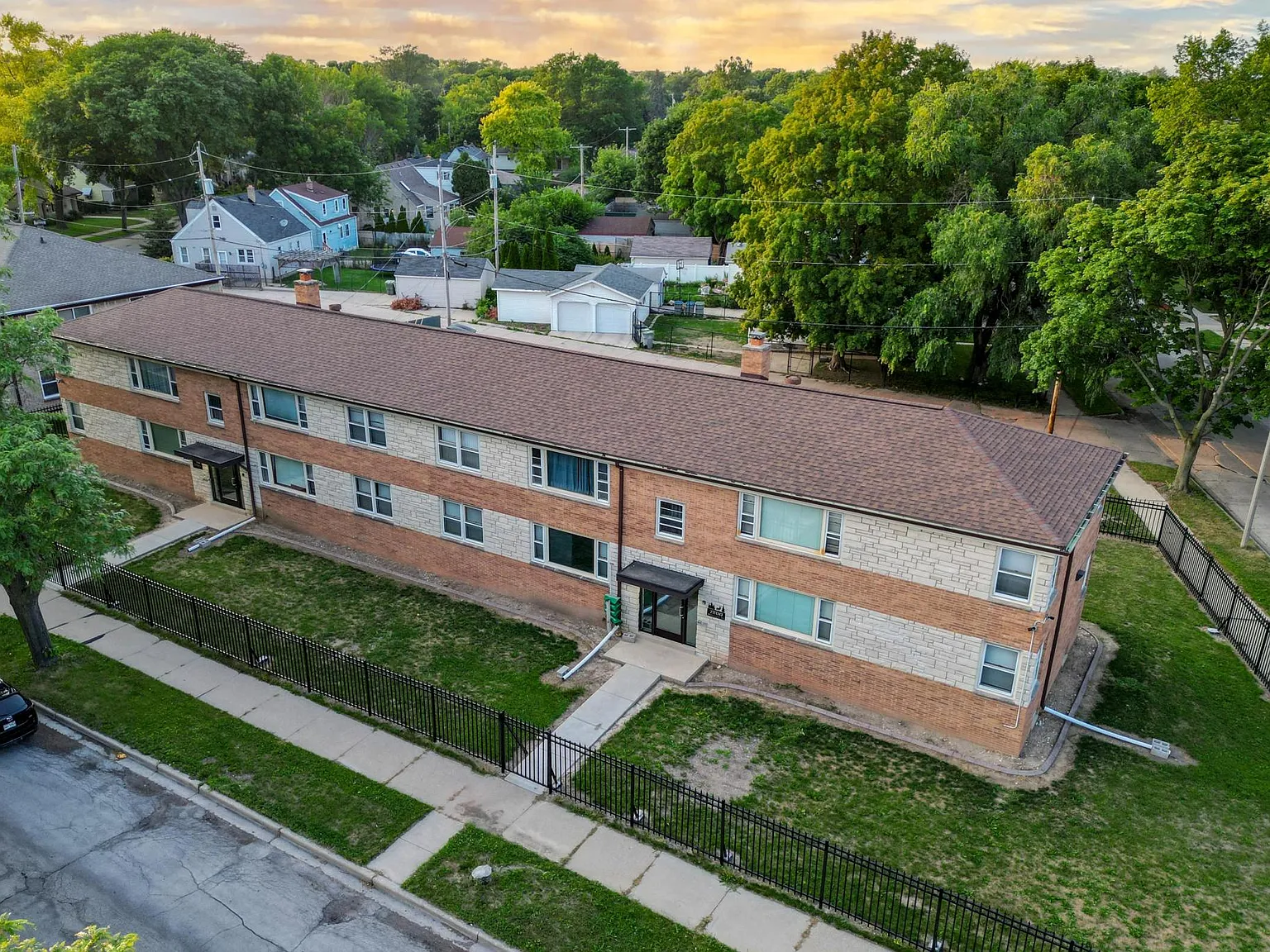 2 bed, 950 sqft, $1,215 — Photo 4