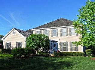 14556 N Somerset Cir, Libertyville, IL 60048