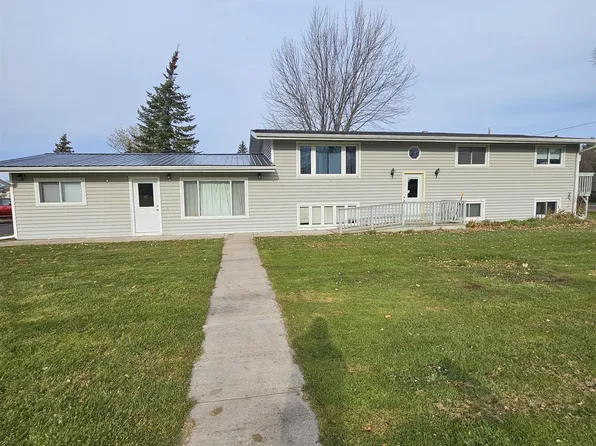 1119 13th St W, Ashland, WI 54806