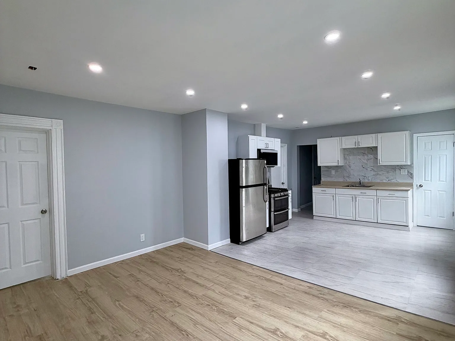 3 bed, 1.0 bath, 1150 sqft, $2,400 — Photo 2