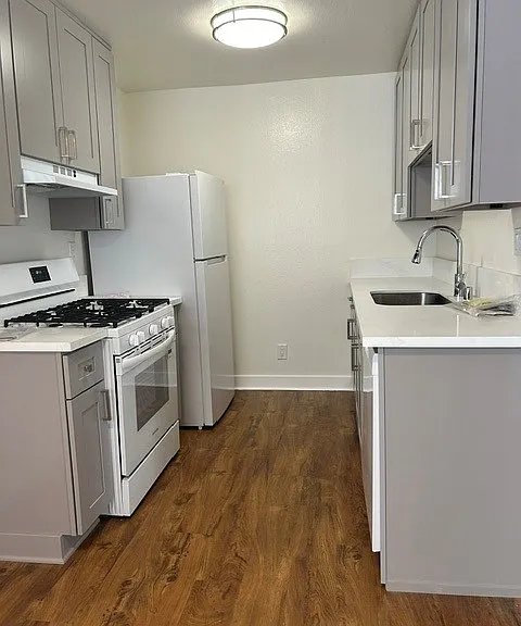 New kitchen cabinets and appliances