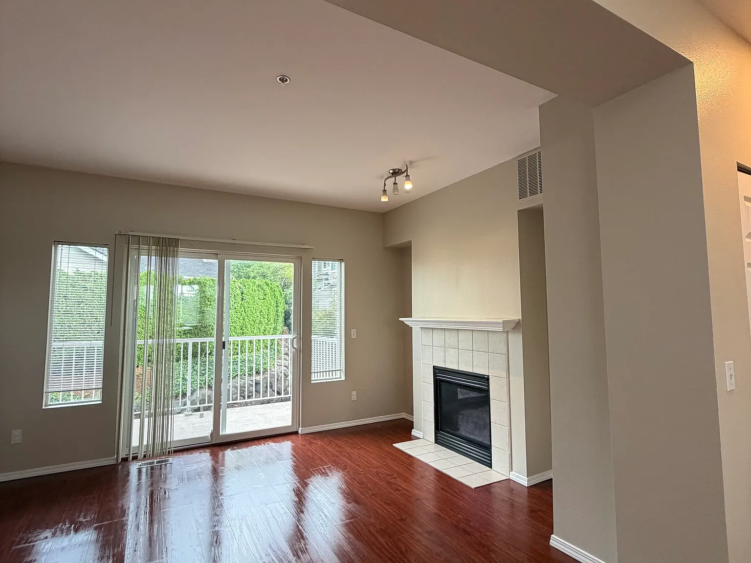 11806 NE 162nd Ct — Photo 2