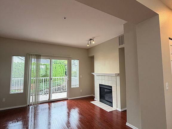 2nd image of 11806 NE 162nd Ct