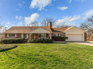 12 Winslow Ln, Saint Louis, MO 63131