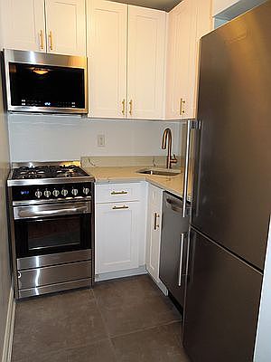 1st image of 126 W 82nd St APT 8