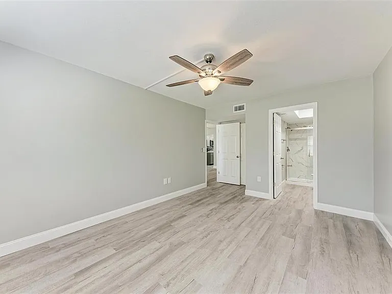 515 30th Ave W #H201 — Photo 25