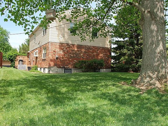3rd image of 7857 Asbury Hills Dr