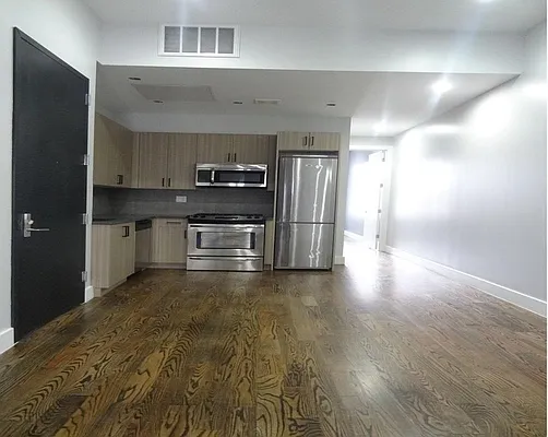 Rented by TheRealEstateCompany.com LLC | media 32