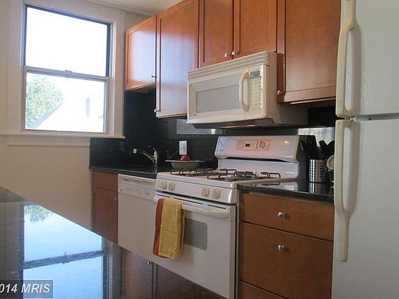 5th image of 1820 Clydesdale Pl NW APT 412