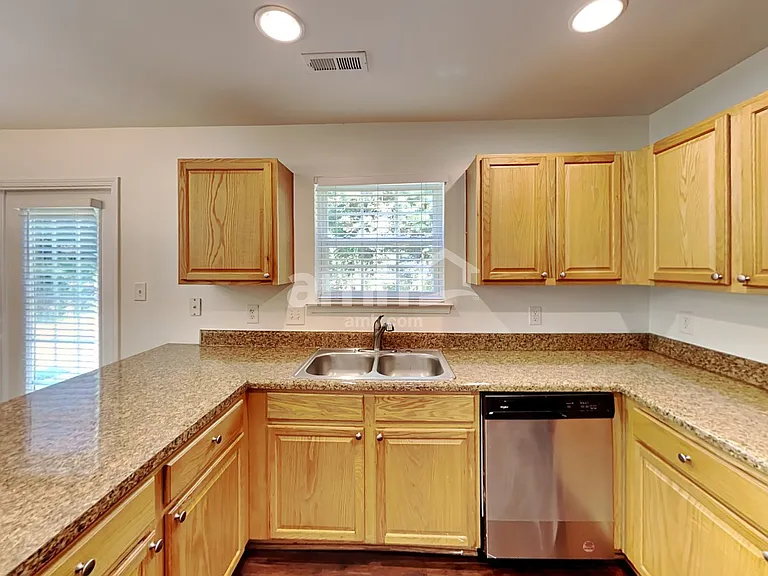 10713 Haddington Dr NW — Photo 4