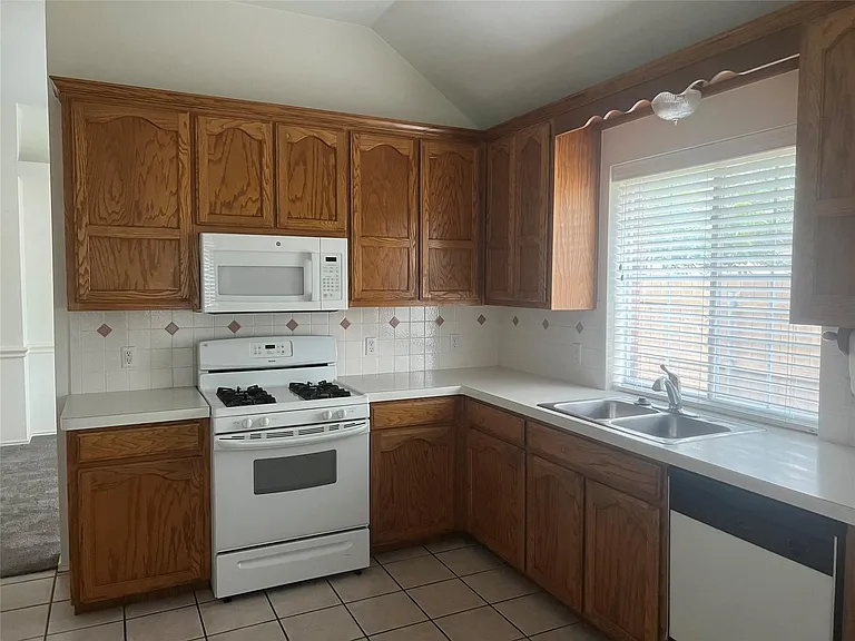 209 Bryce Canyon Dr — Photo 9