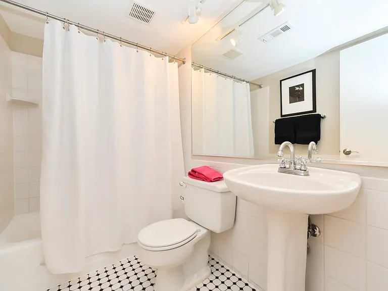 1617 Corcoran St NW — Photo 13
