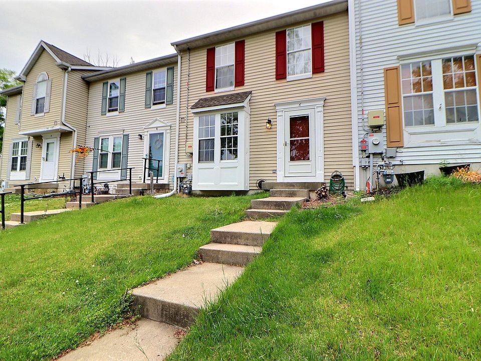 1st image of 6 Regency Dr
