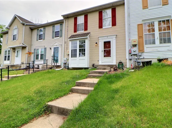 6 Regency Dr, Mount Holly, NJ 08060