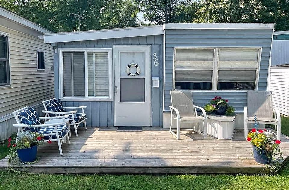 1st image of 4172 England Dr #36