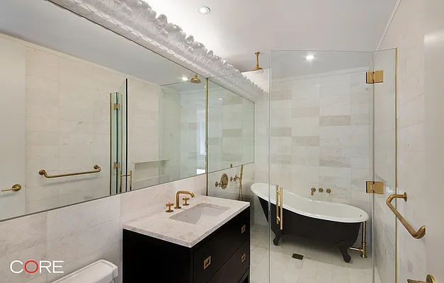 Rented by CORE | media 13