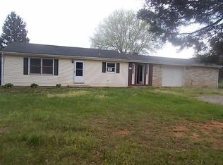 119 Crestbourne Dr, Goodview, VA 24095