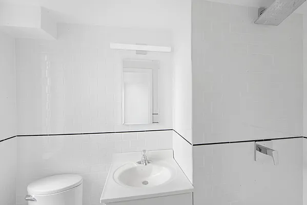 Rented by Stonehenge NYC LLC | media 19