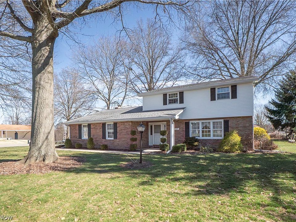 1st image of 229 Rosanna Ave