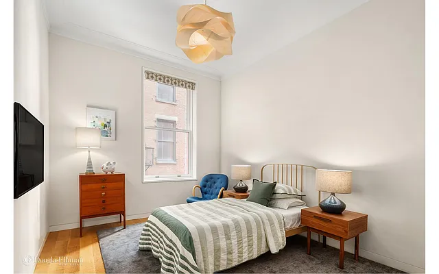 Sold by Douglas Elliman | media 36