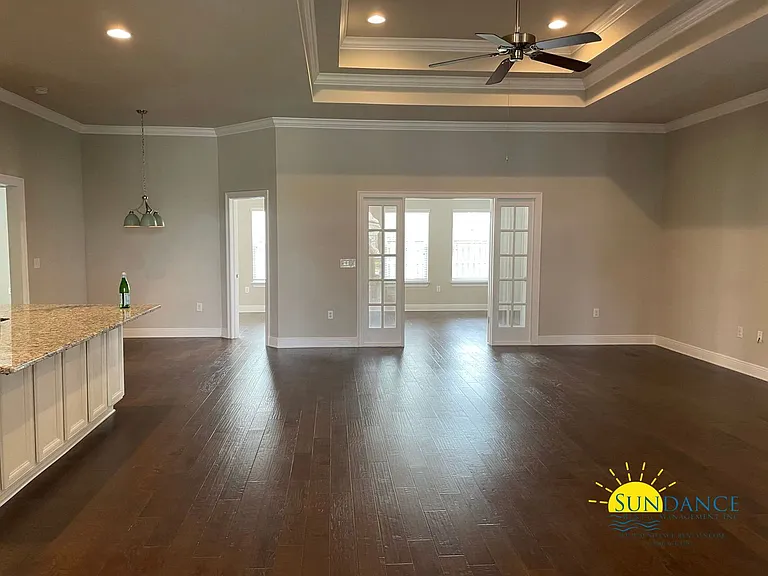 16 Viper Rd — Photo 2