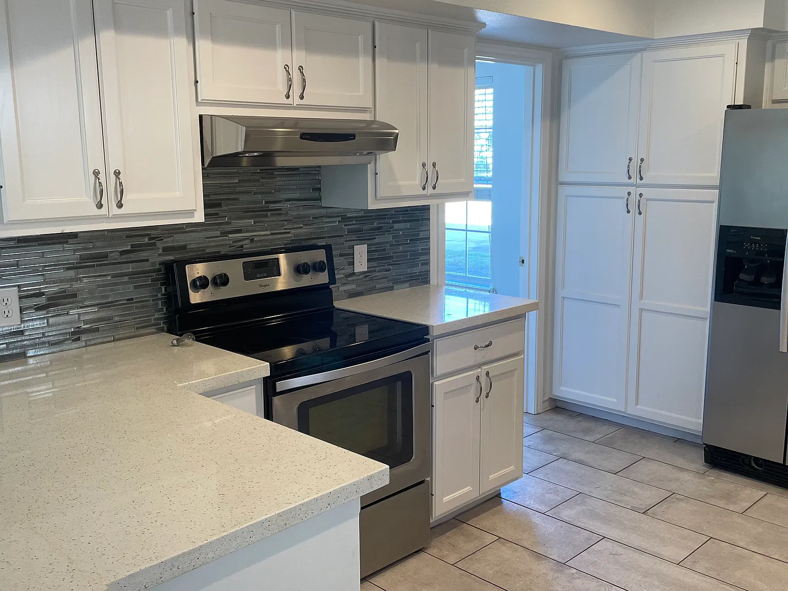 3 bed, 2528 sqft, $3,600 — Photo 3