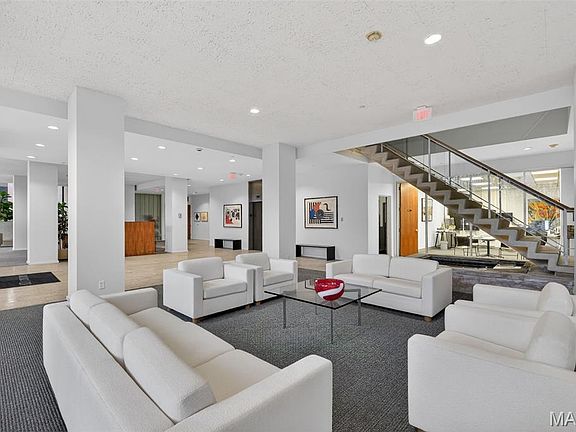 5th image of 801 S Skinker Blvd #12C