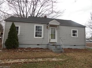 403 Holt St, Lexington, NC 27292