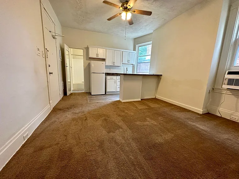 634 Summerlea St — Photo 3