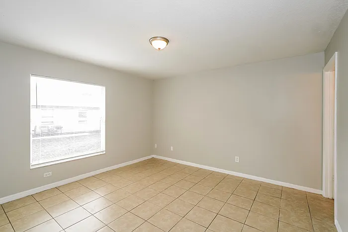 8415 N 10th St — Photo 10