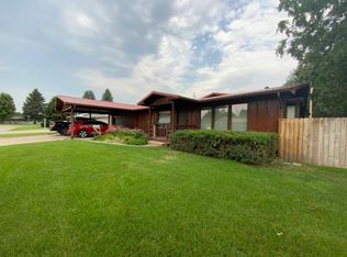 538 Elenora Dr, Valentine, NE 69201