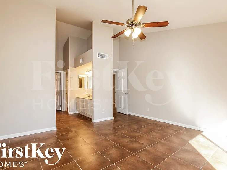 7619 W Brown St — Photo 9