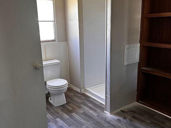 3rd image of 109 Brighttown Rd