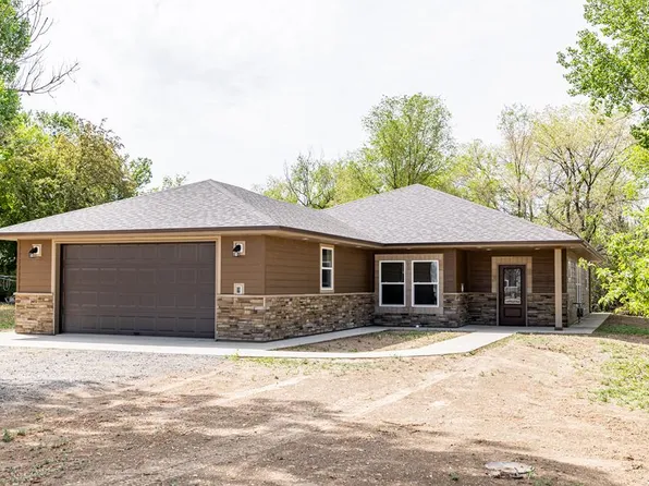 50 W 2nd St N, Cowley, WY 82420