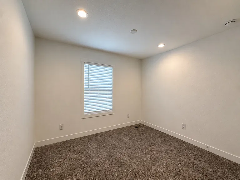 2060 N Center St #430 — Photo 14
